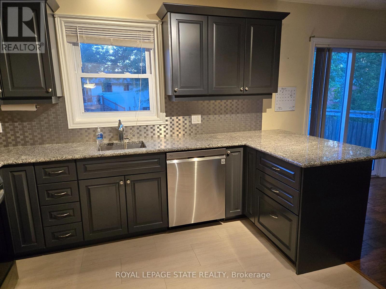 697 FERNDALE AVENUE - 11