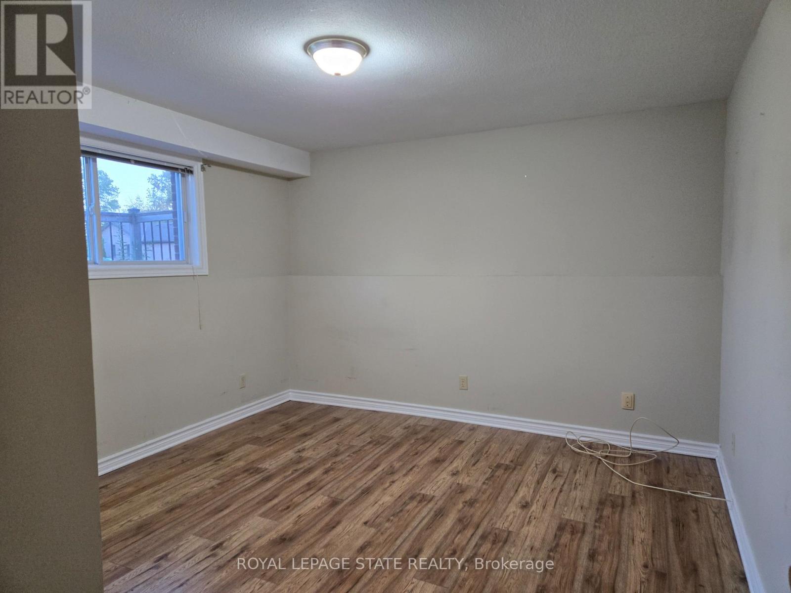 697 FERNDALE AVENUE - 18