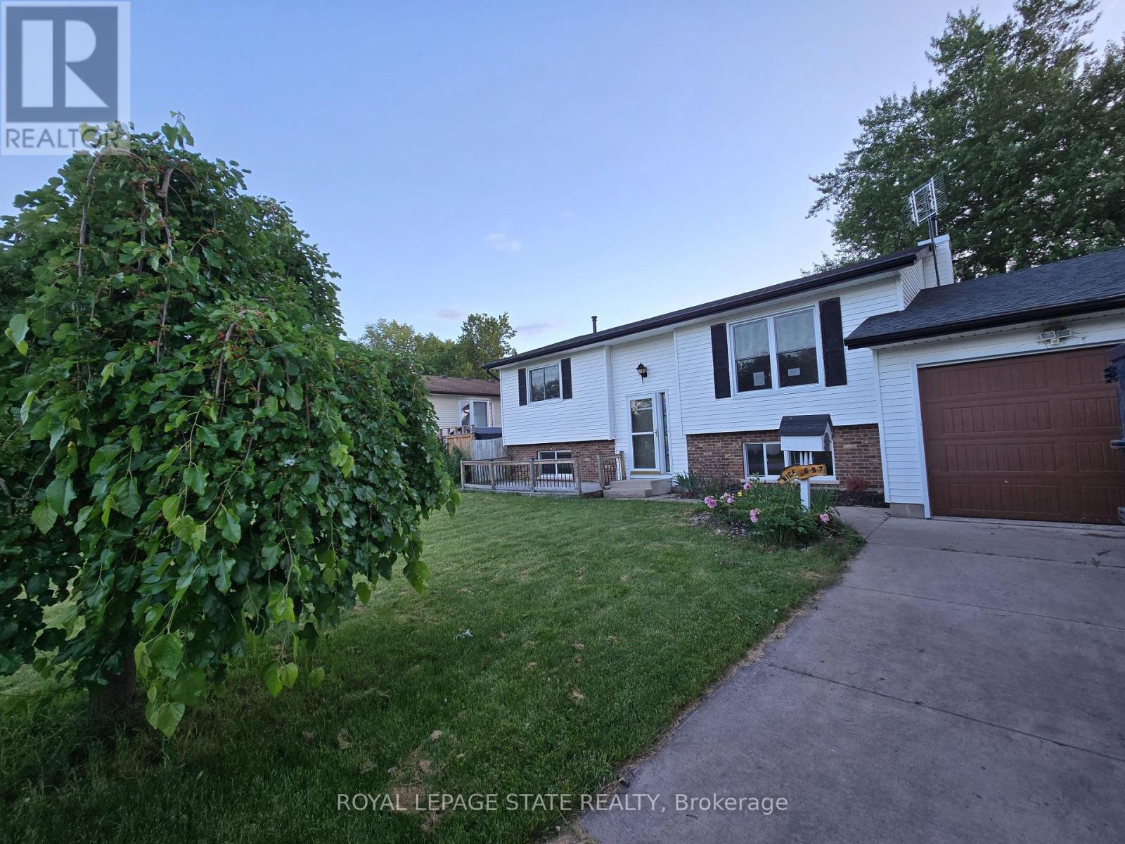 697 FERNDALE AVENUE - 2