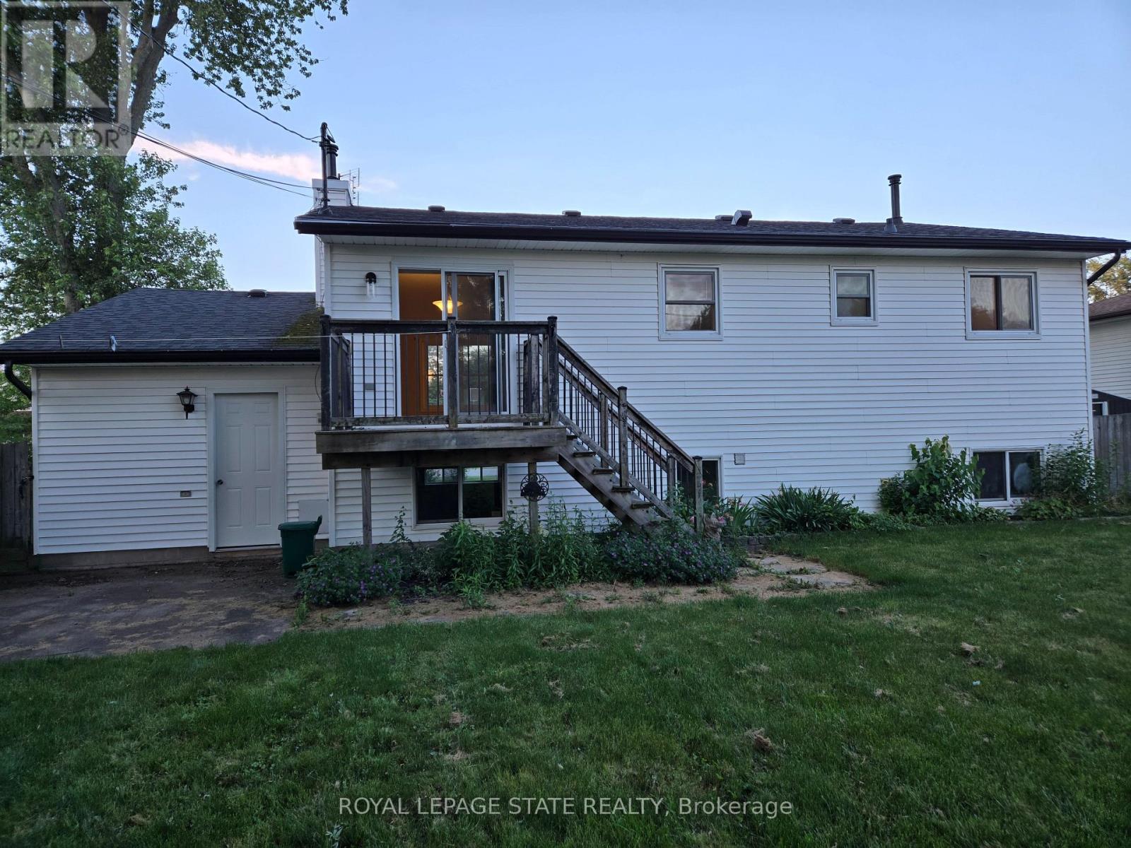 697 FERNDALE AVENUE - 4