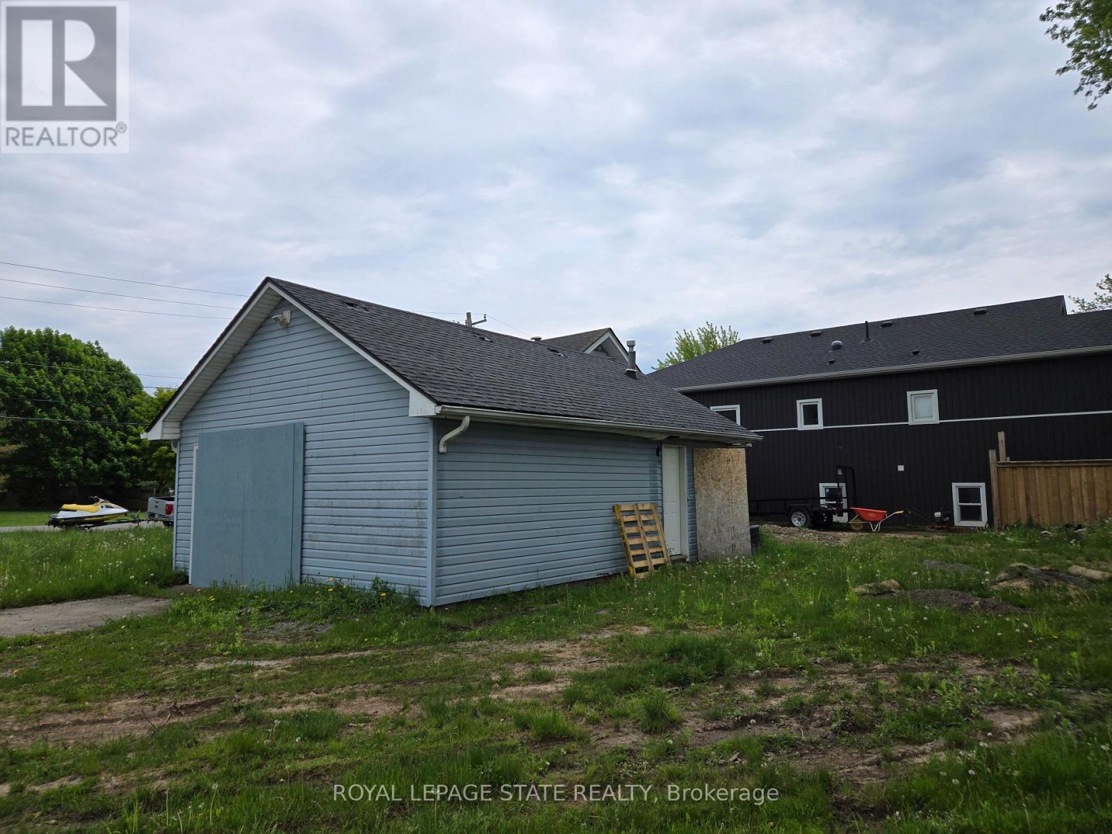 303 RIDGE ROAD S - Image 3