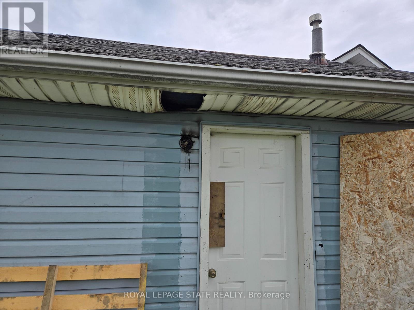 303 RIDGE ROAD S - Image 4
