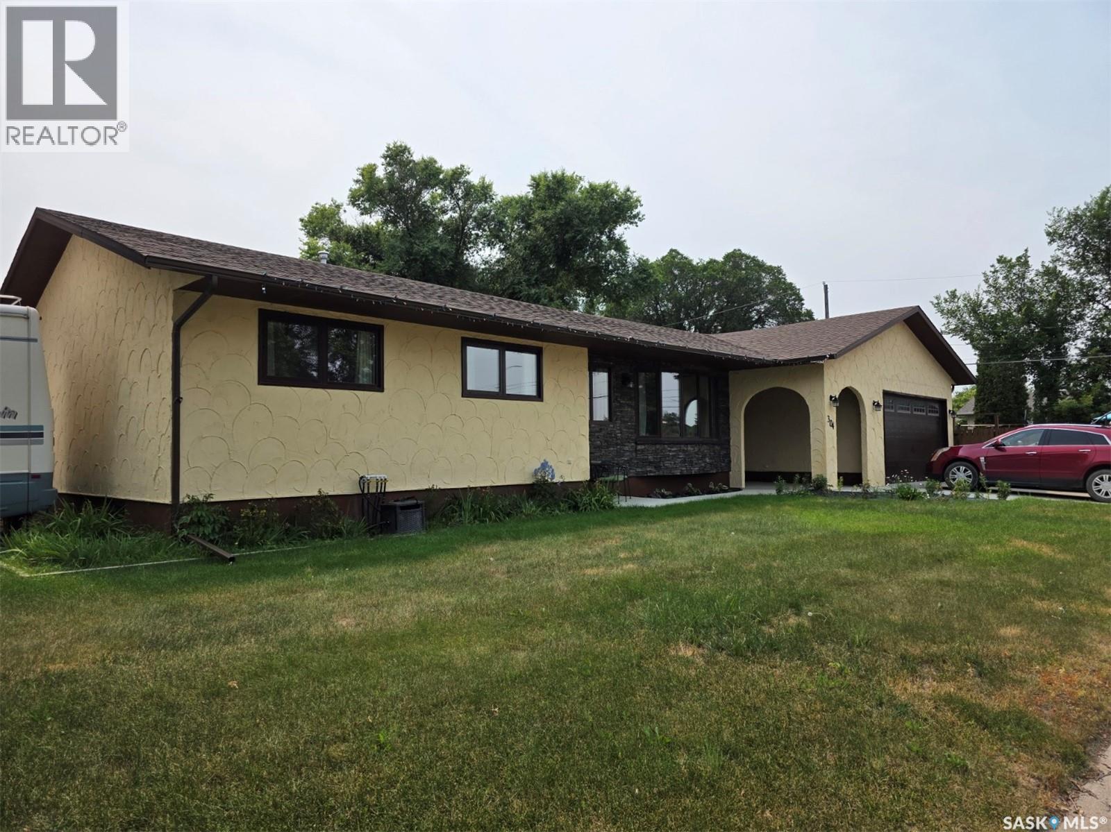 304 4th AVENUE SE - 2