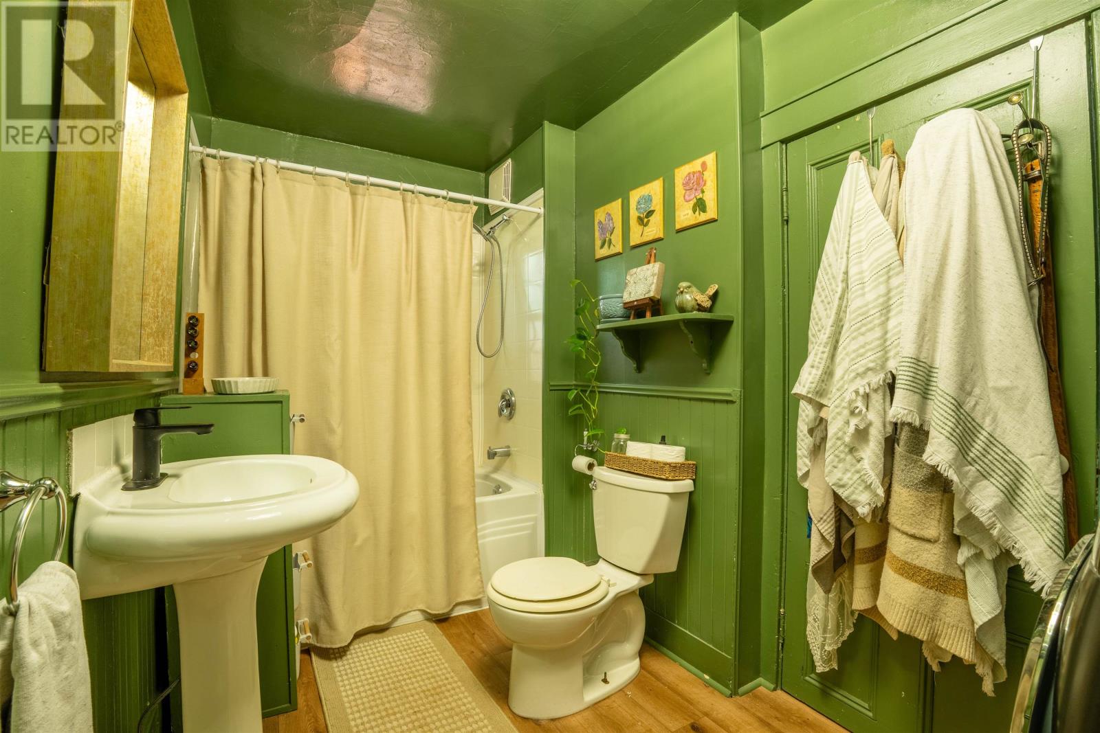 1242 NEW GLASGOW Road - 31