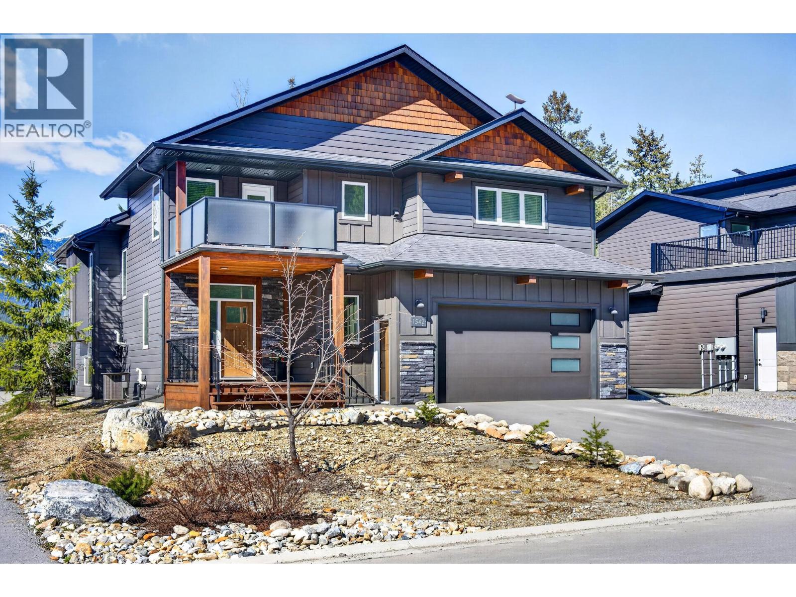 1542 Cedar Street - 1