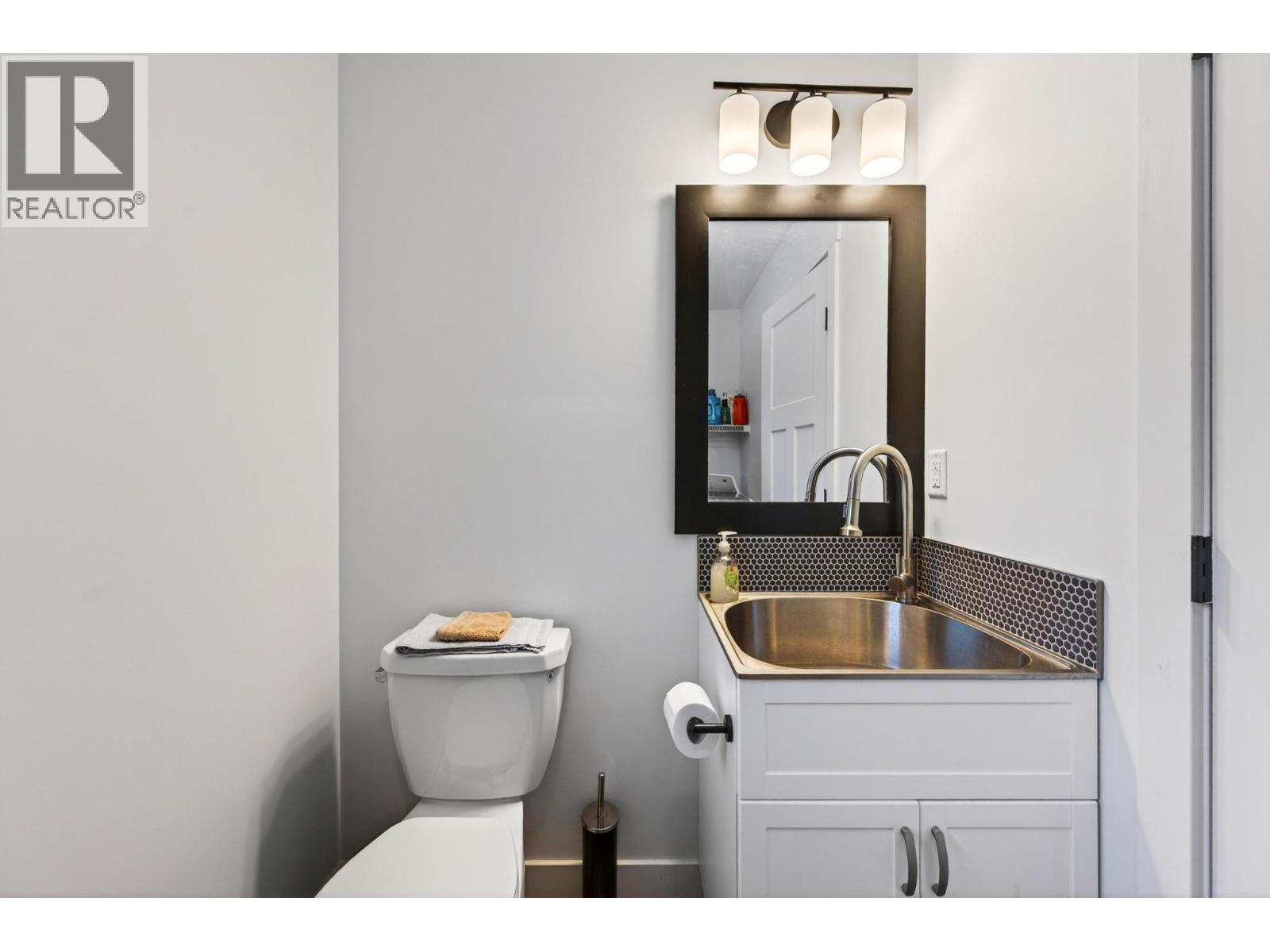 1542 Cedar Street - 82