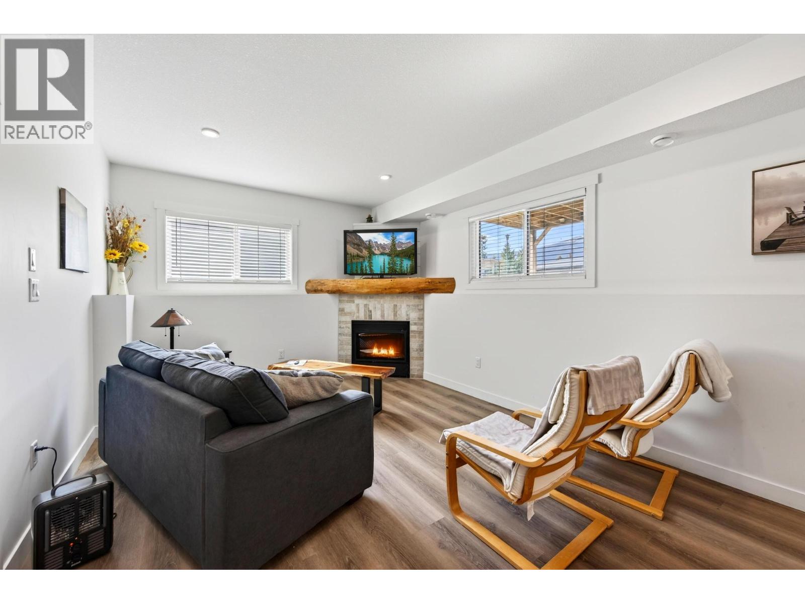 1542 Cedar Street - 87