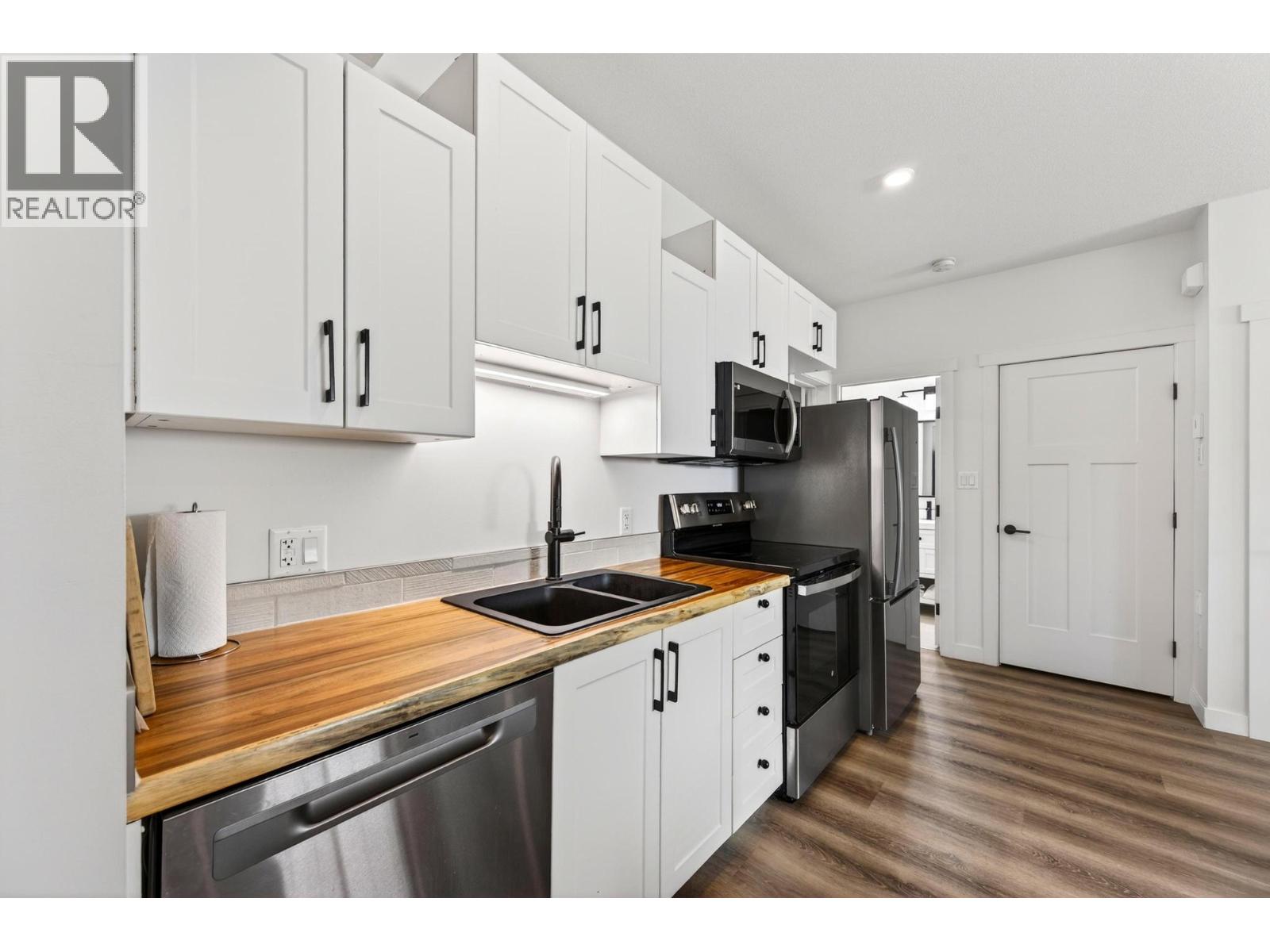 1542 Cedar Street - 85