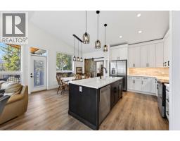 1542 Cedar Street, Golden, BC V0A1H6 Photo 35