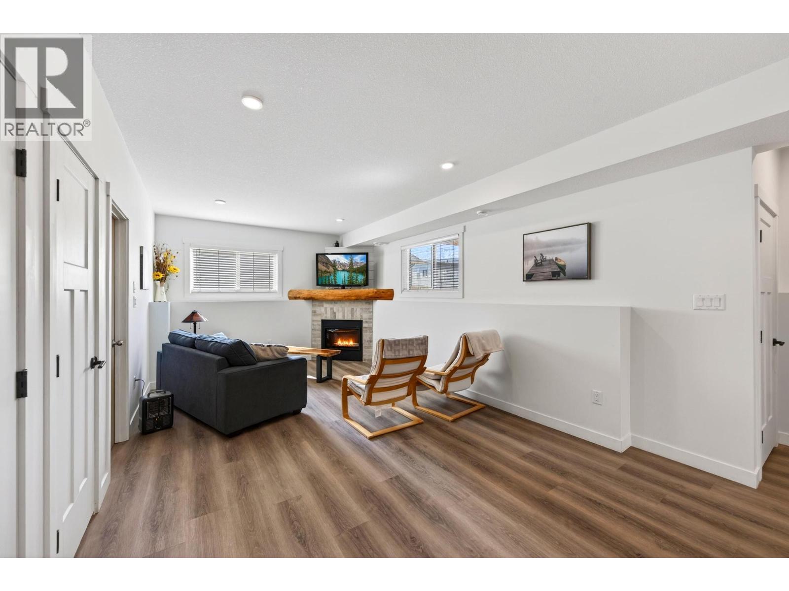 1542 Cedar Street - 89