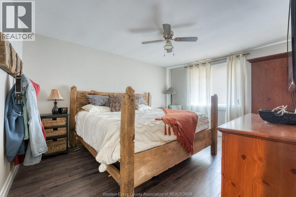 2954 RUSHTON DRIVE - 19