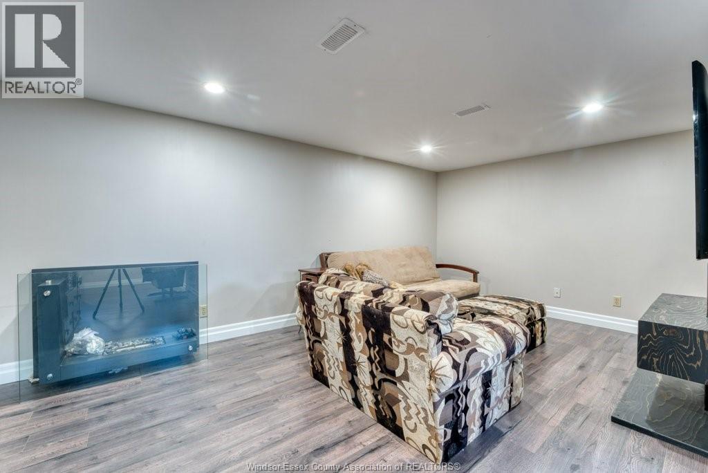 2954 RUSHTON DRIVE - 34