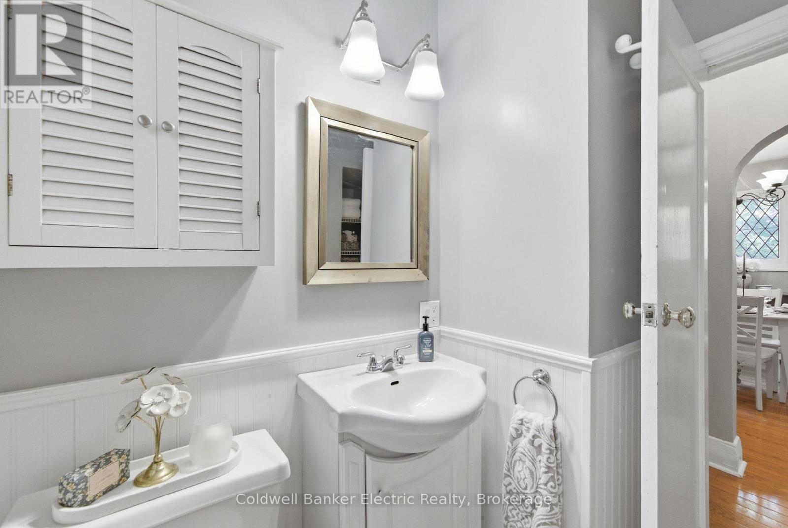1228 KENNETH AVENUE - 25