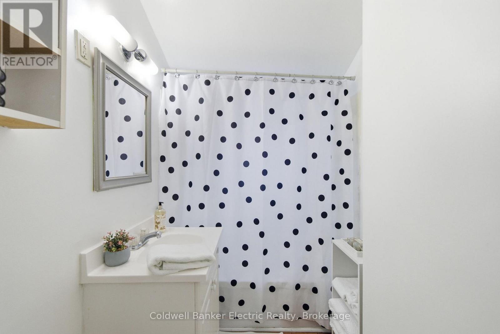 1228 KENNETH AVENUE - 26