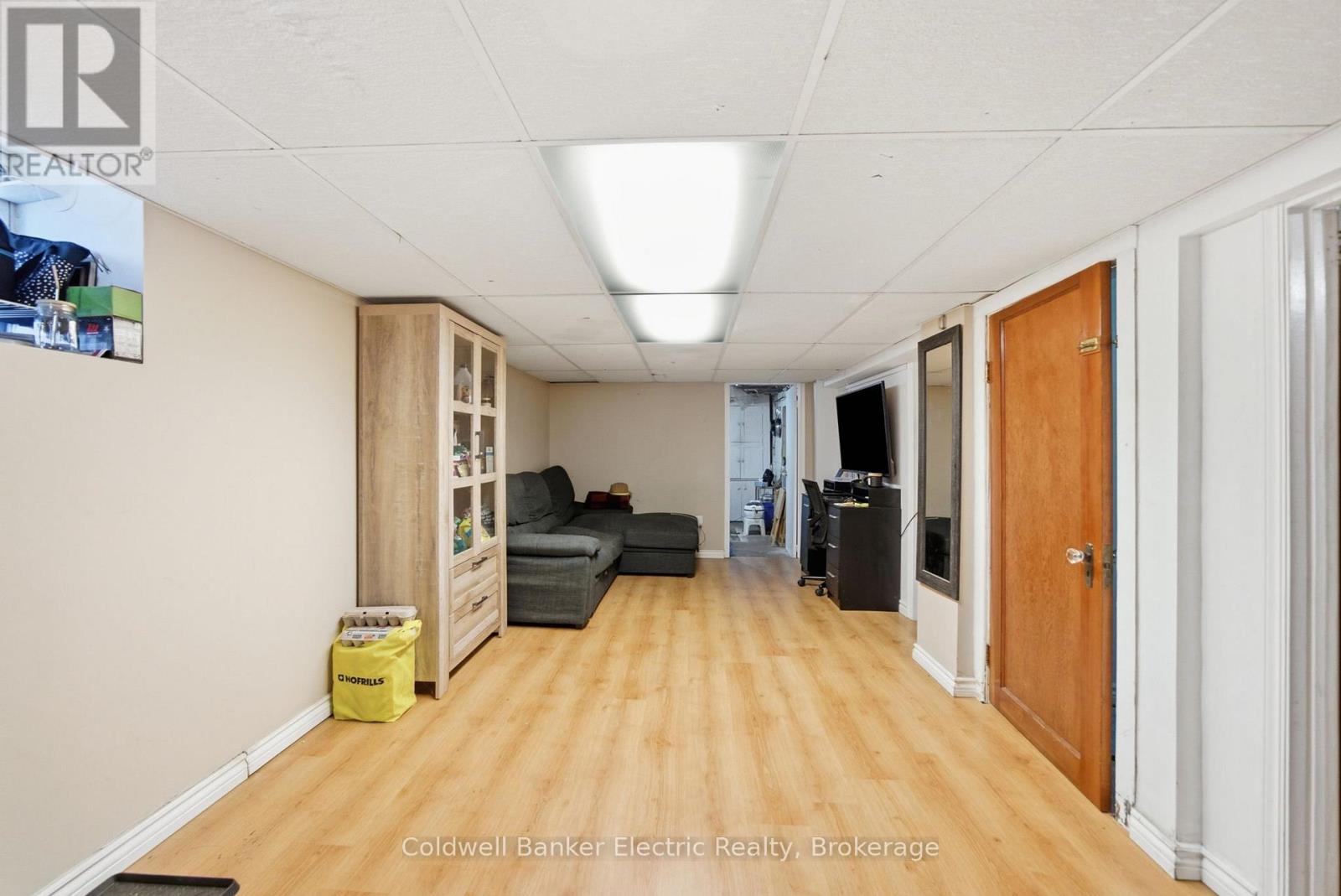 1228 KENNETH AVENUE - 27