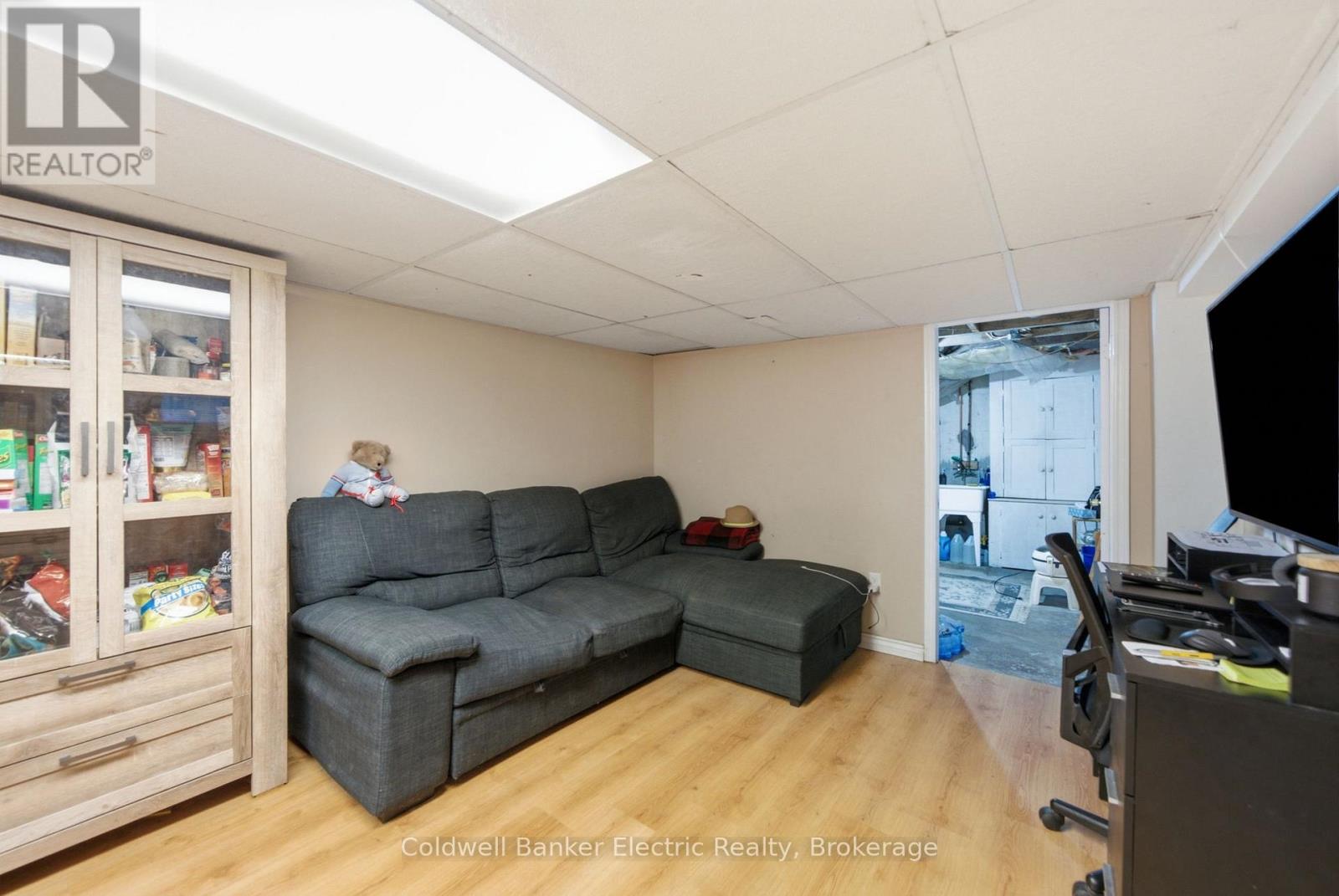1228 KENNETH AVENUE - 28
