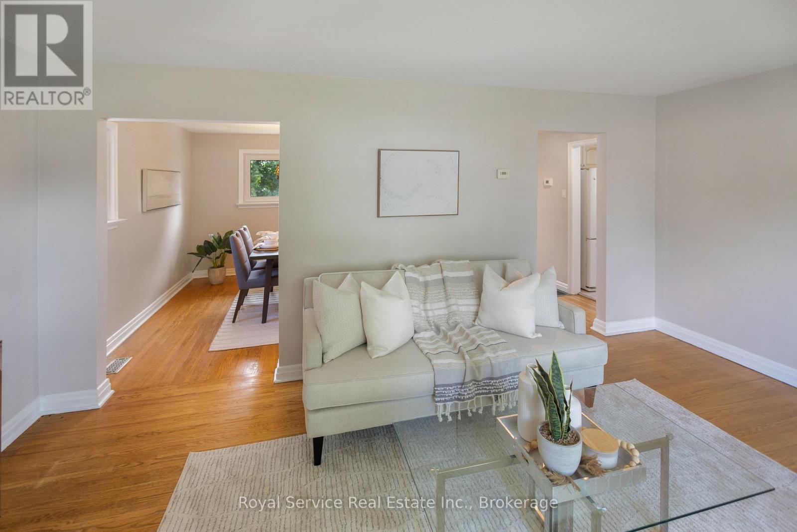 558 BURNHAM STREET - Image 12