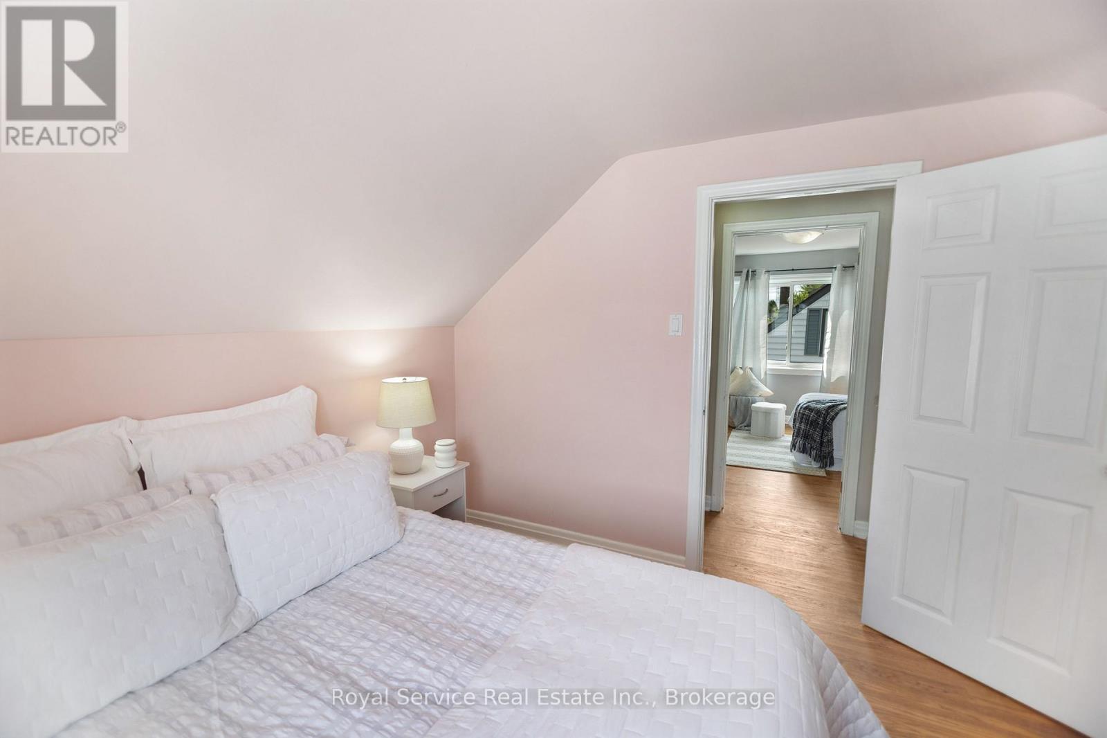 558 BURNHAM STREET - Image 25