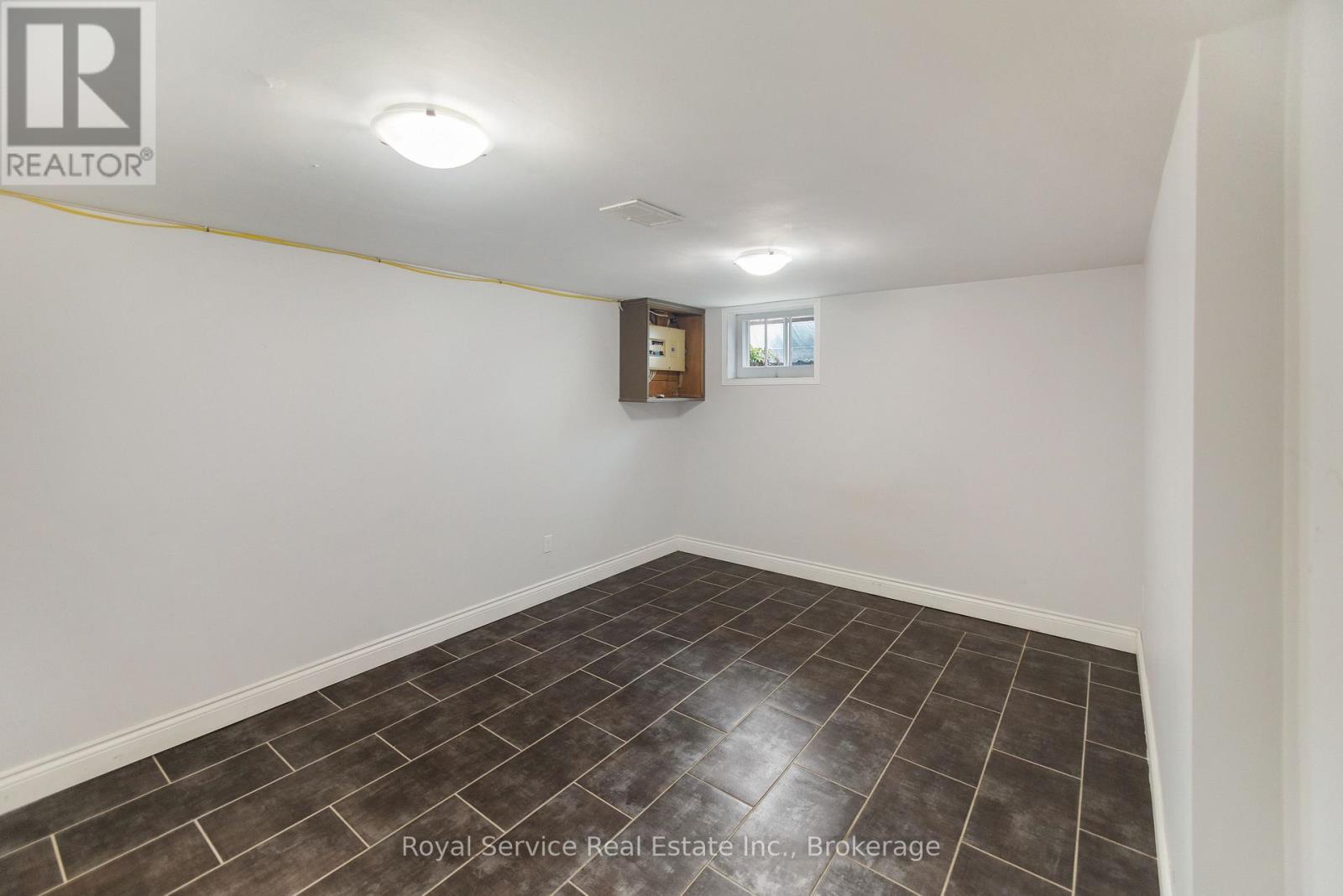 558 BURNHAM STREET - Image 27
