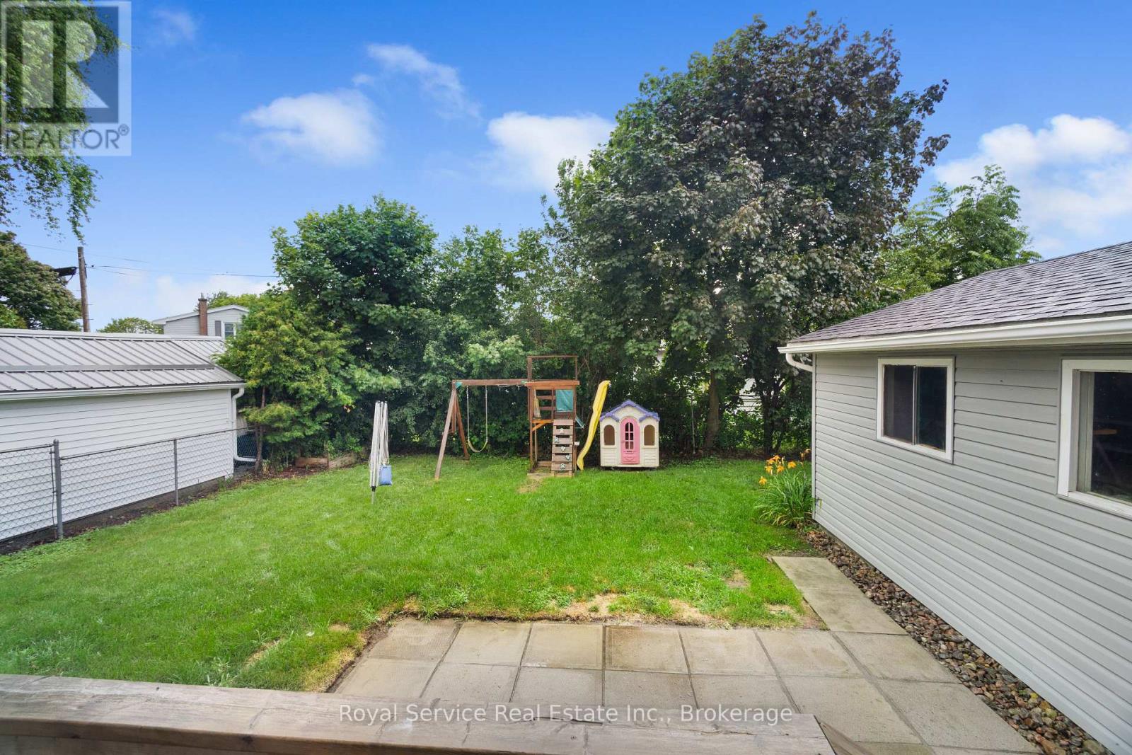 558 BURNHAM STREET - Image 34