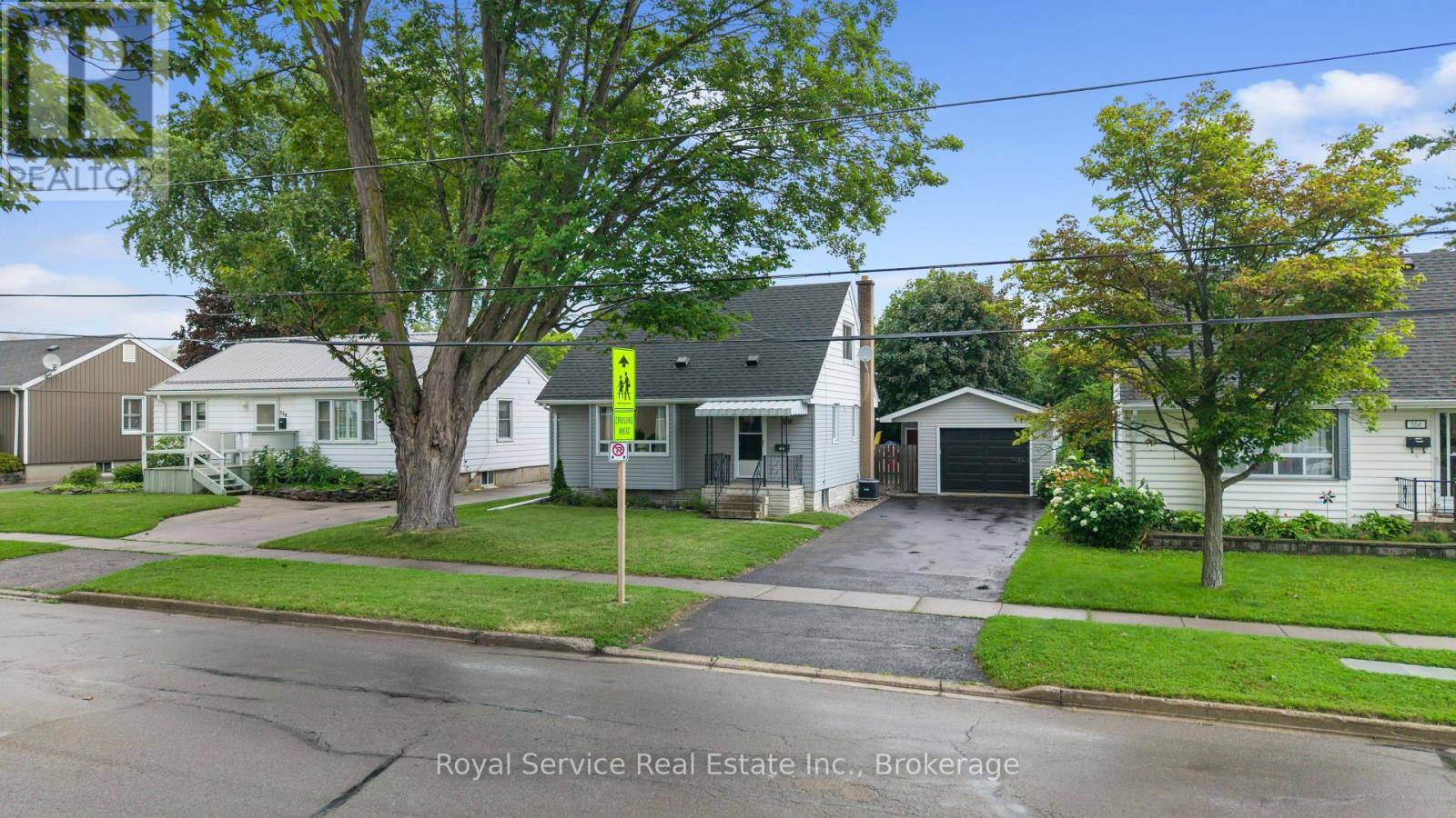 558 BURNHAM STREET - 36