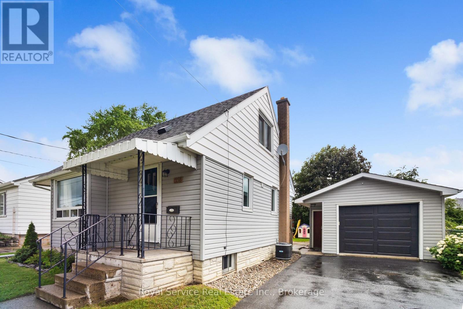 558 BURNHAM STREET - Image 4