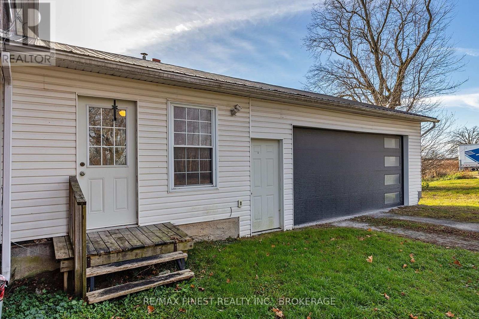 1990 SWITZERVILLE ROAD - 25