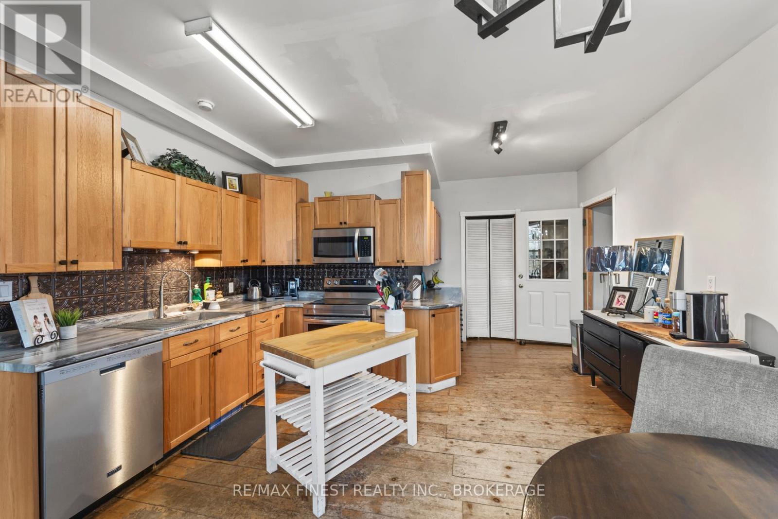 1990 SWITZERVILLE ROAD - 9