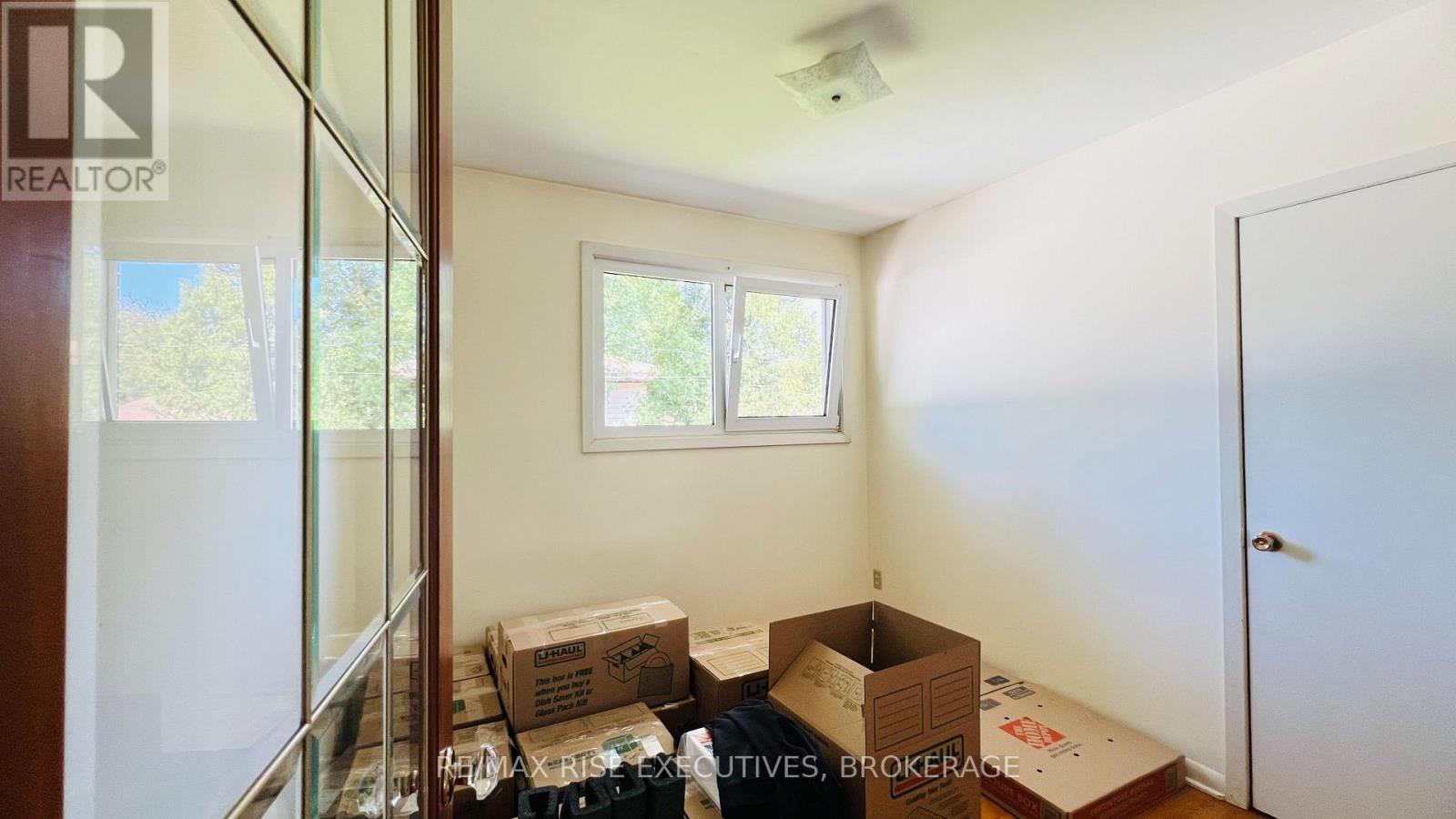 61 CONACHER DRIVE - 21