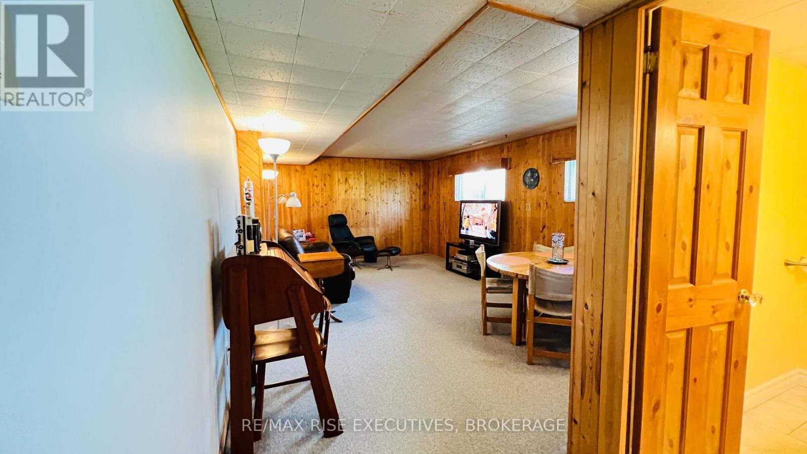 61 CONACHER DRIVE - 24