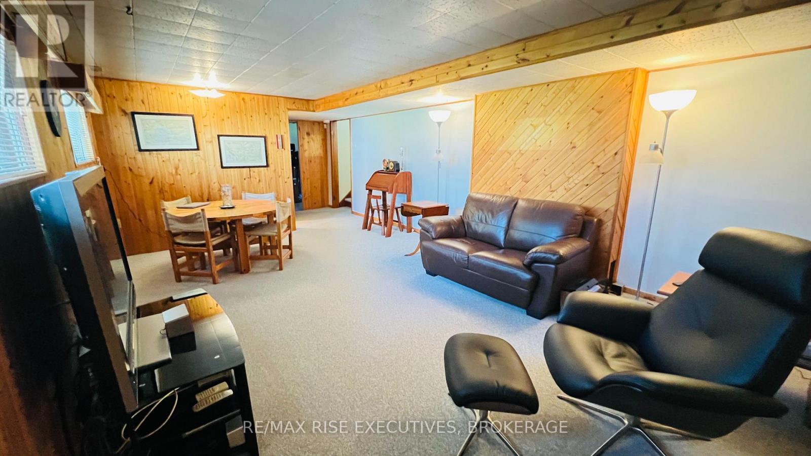 61 CONACHER DRIVE - 26