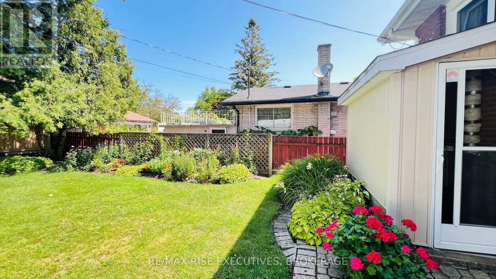 61 CONACHER DRIVE - 39
