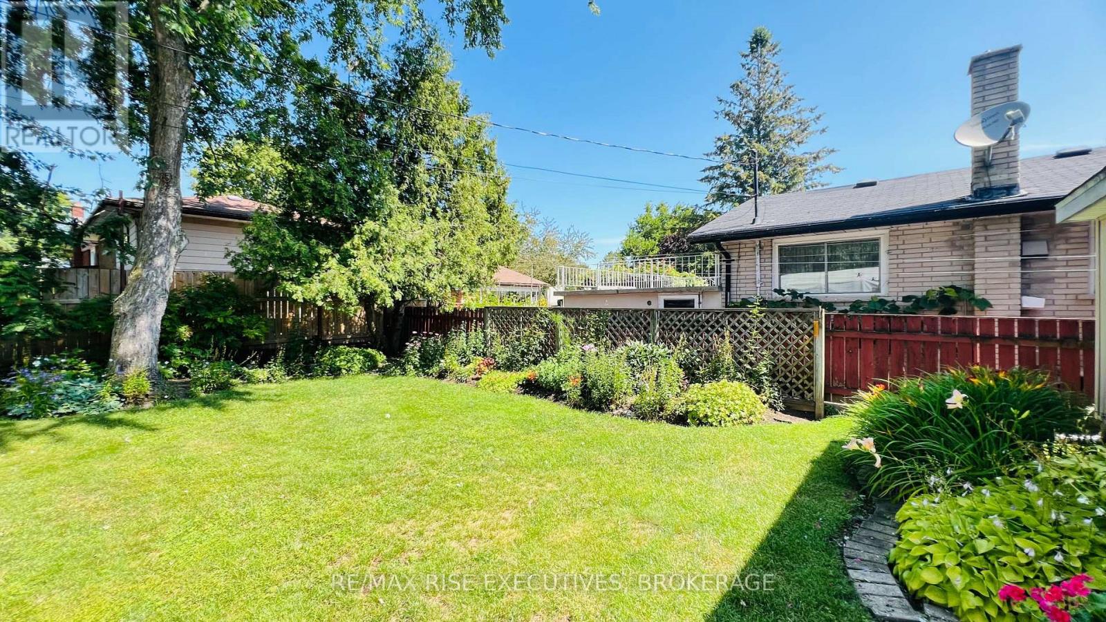 61 CONACHER DRIVE - 40