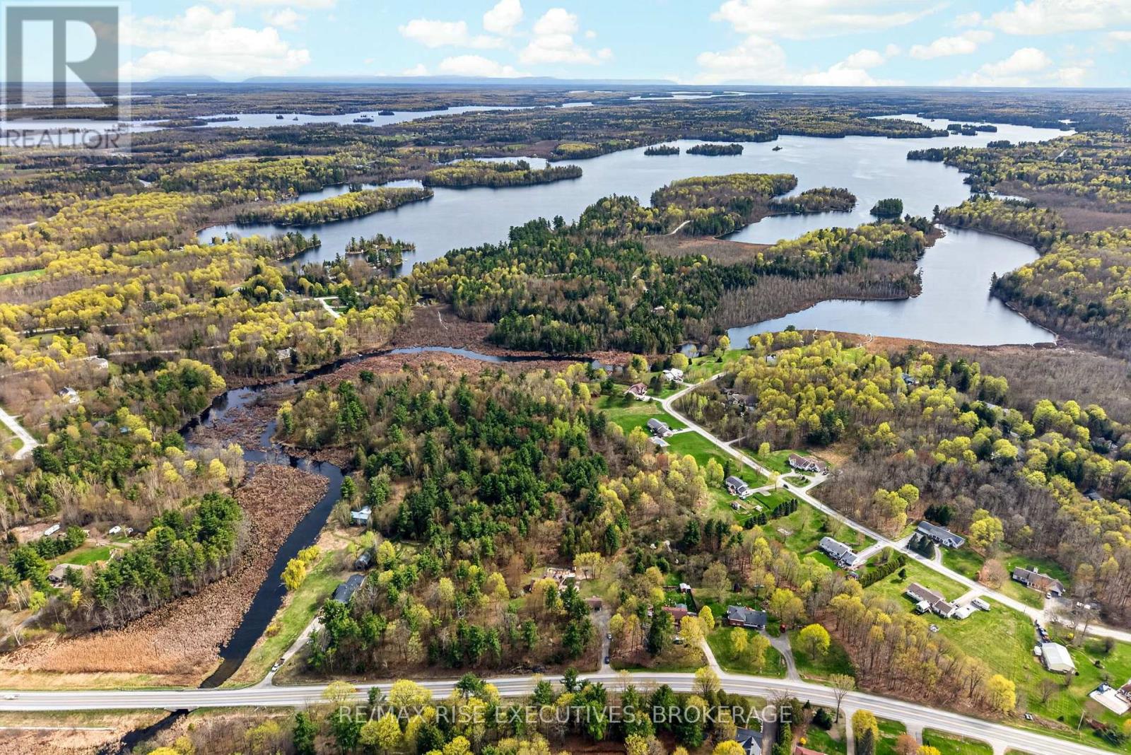 2405 RIDEAU FERRY ROAD - 45