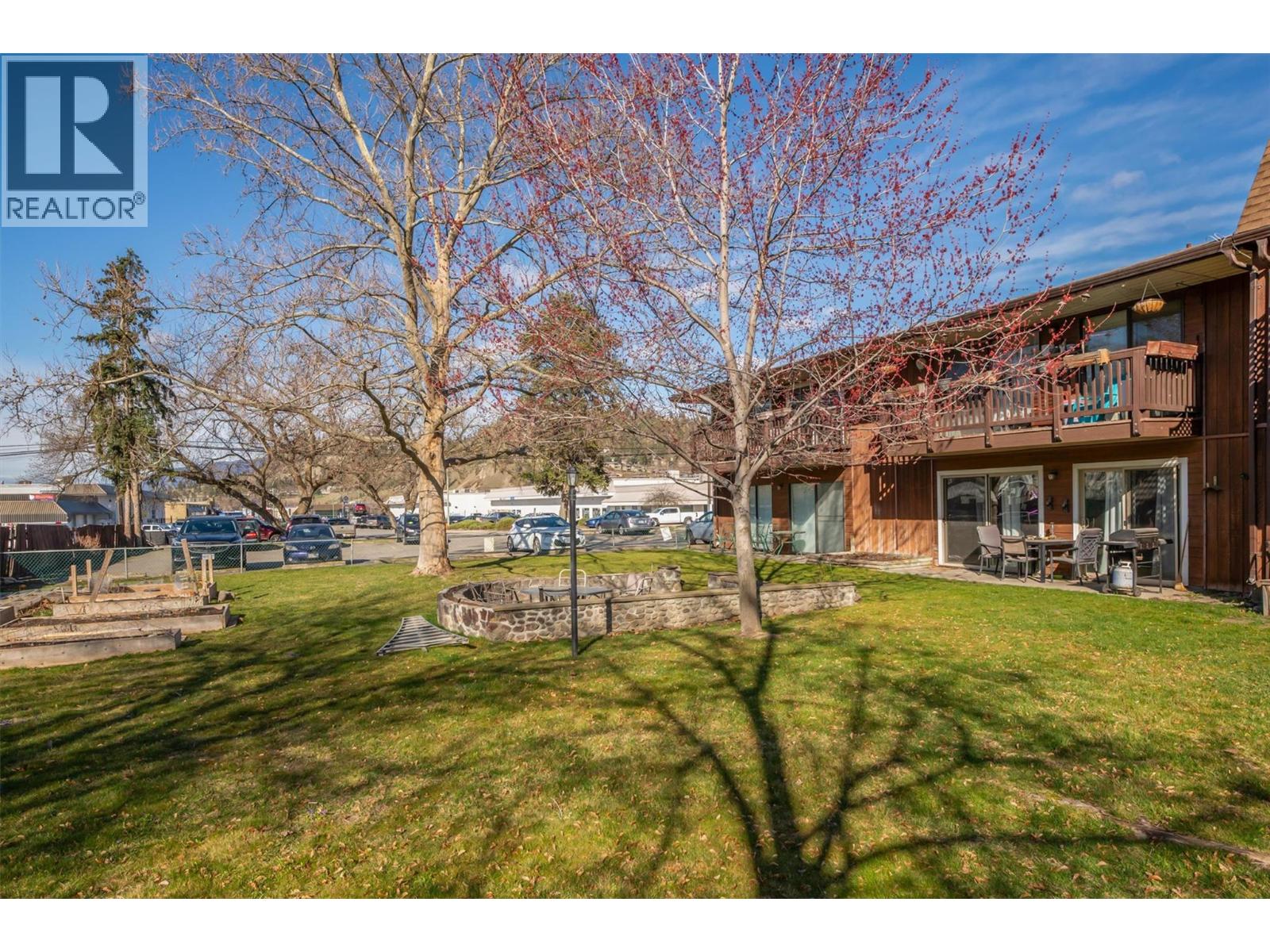 102 215 Mills Road, Kelowna
