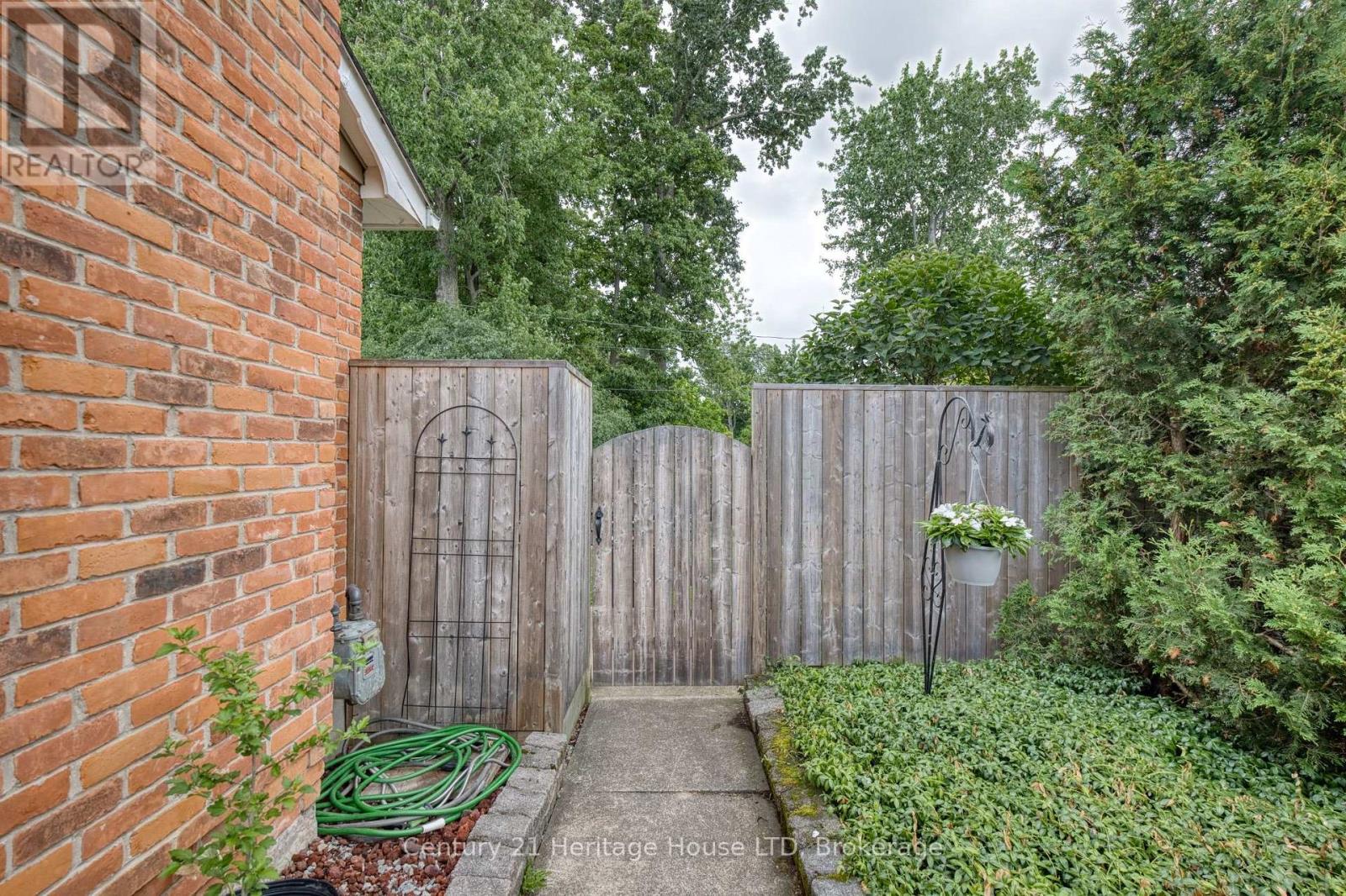 688 DAYTONA DRIVE - 40