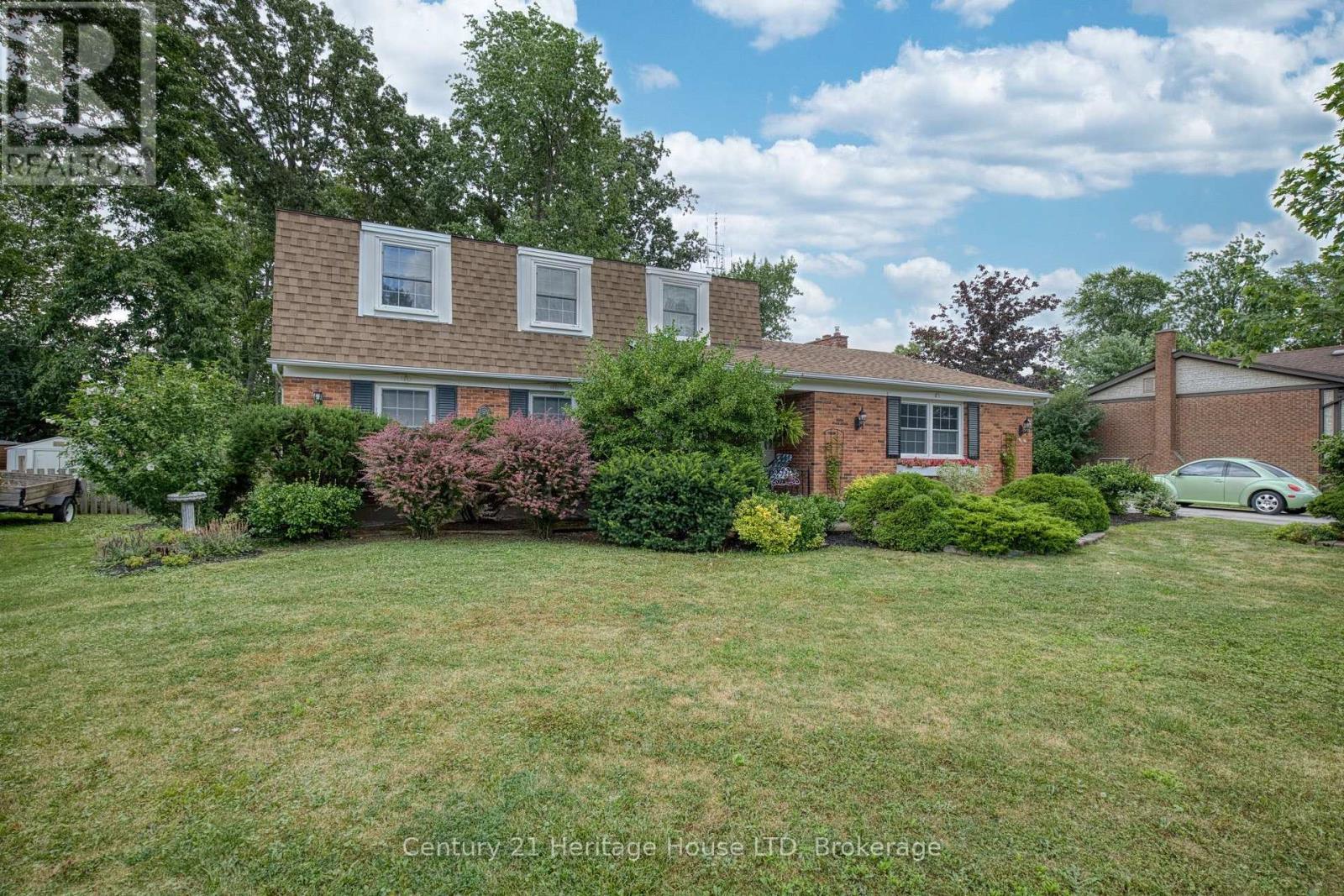 688 DAYTONA DRIVE - 44