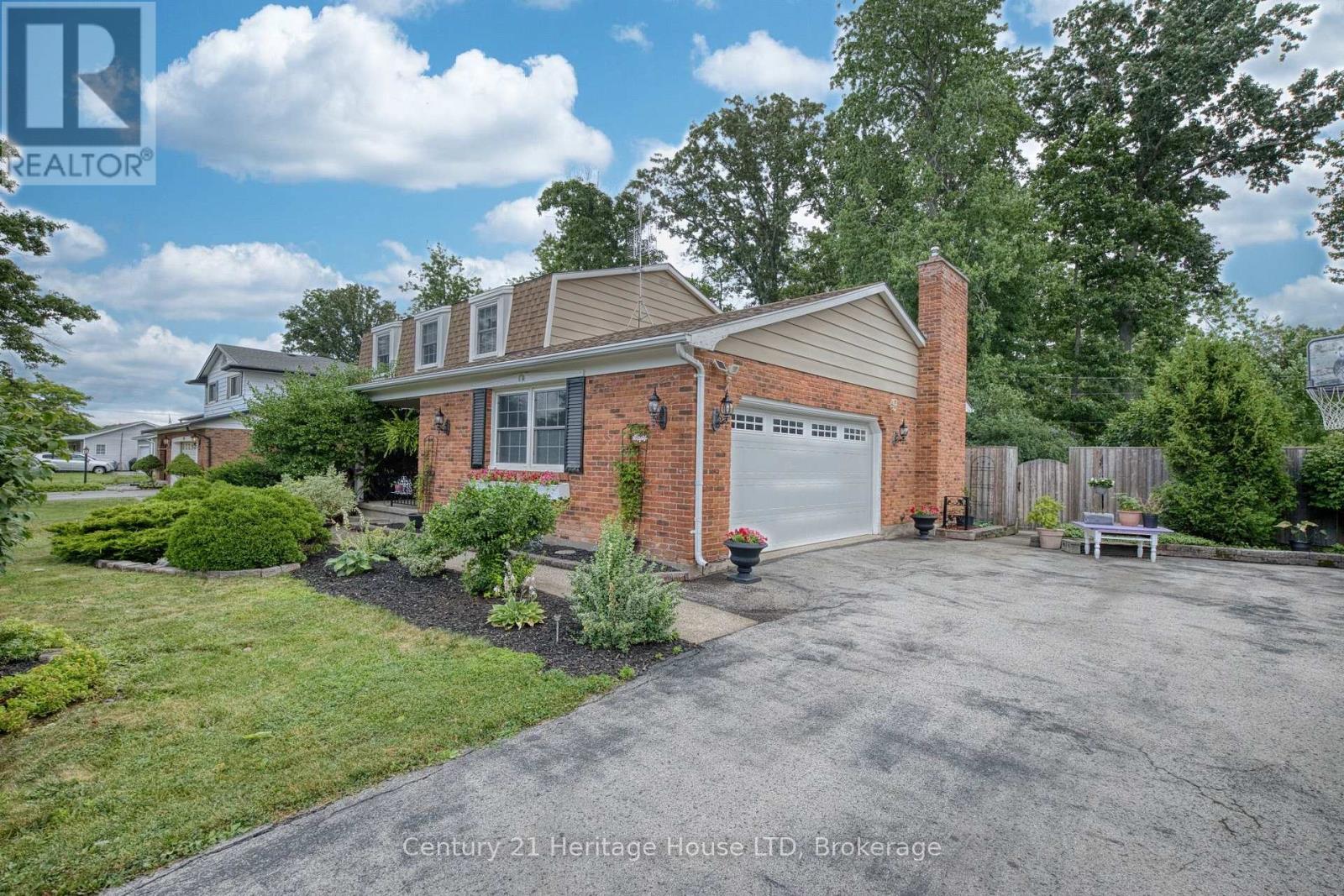 688 DAYTONA DRIVE - 5