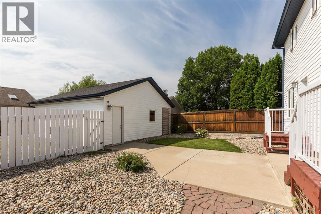 86 Riverstone Boulevard W - 35