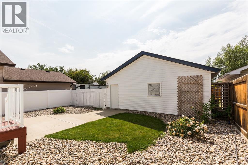 86 Riverstone Boulevard W - 36