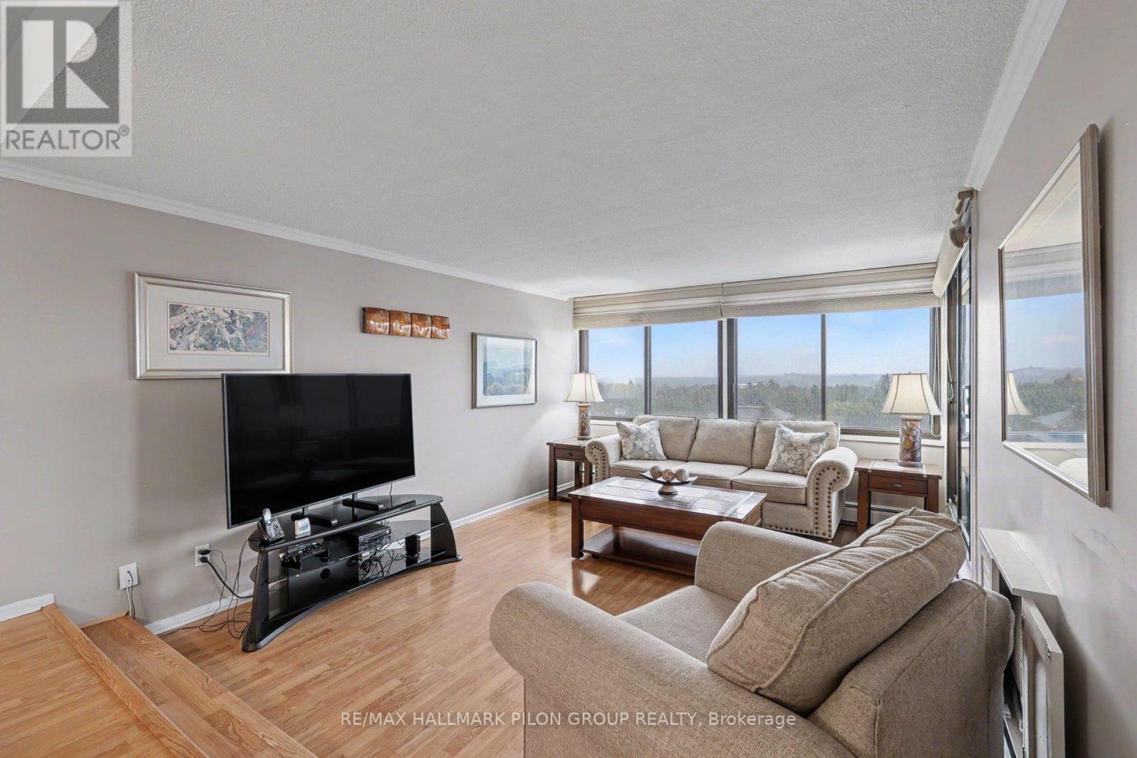 #1305 415 GREENVIEW AVENUE - 4