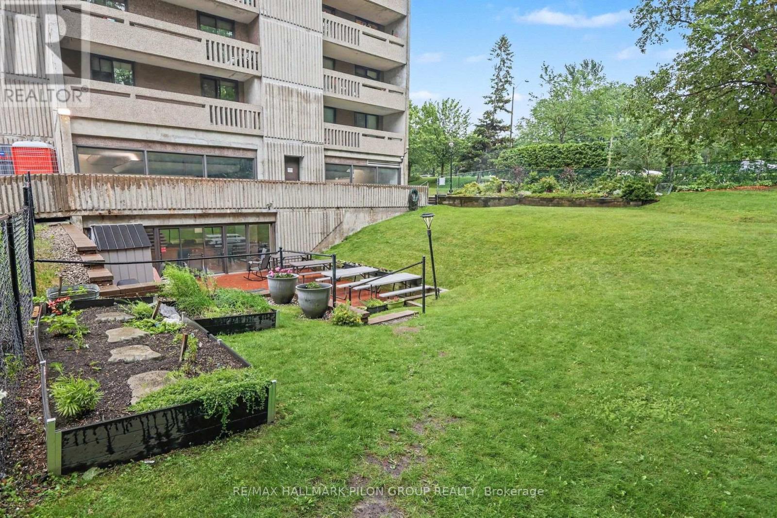 #1305 415 GREENVIEW AVENUE - 21