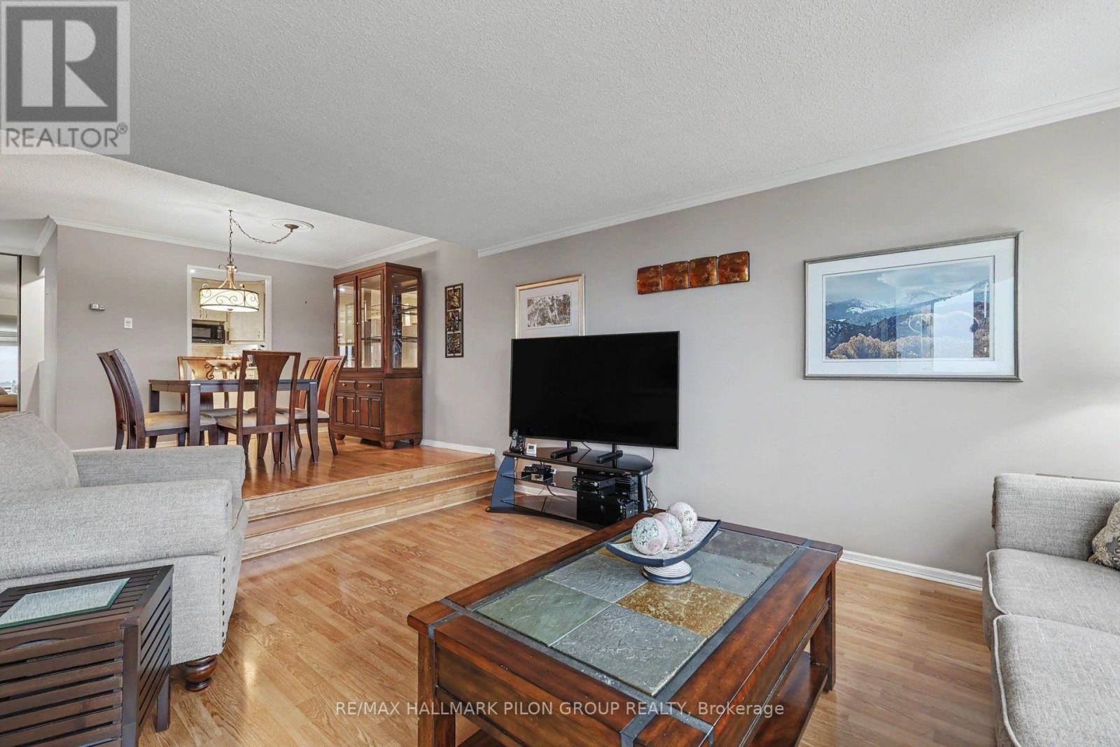 #1305 415 GREENVIEW AVENUE - 6