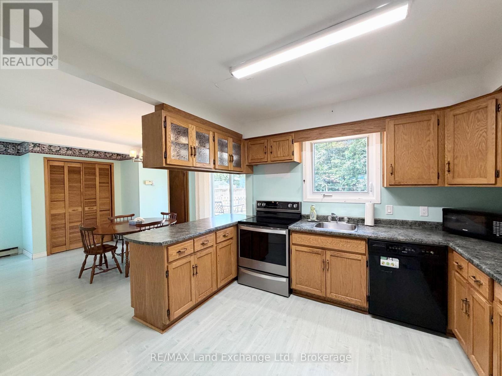 359 CRAWFORD STREET - 3