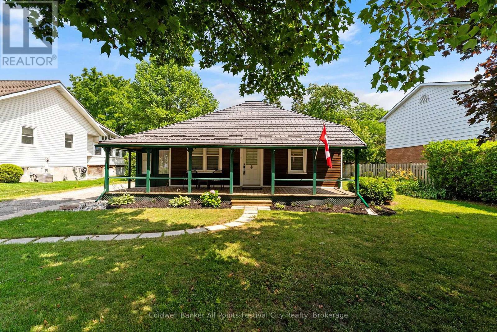 135 ESSEX STREET - 1