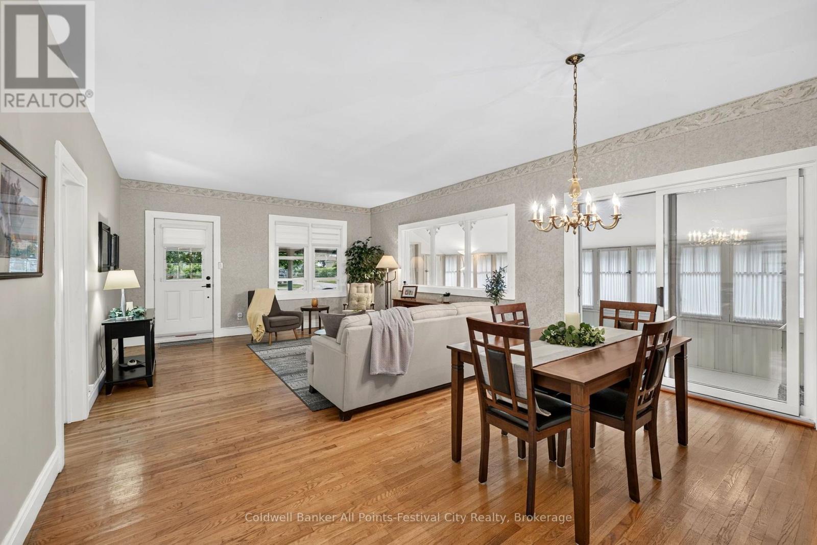 135 ESSEX STREET - 12