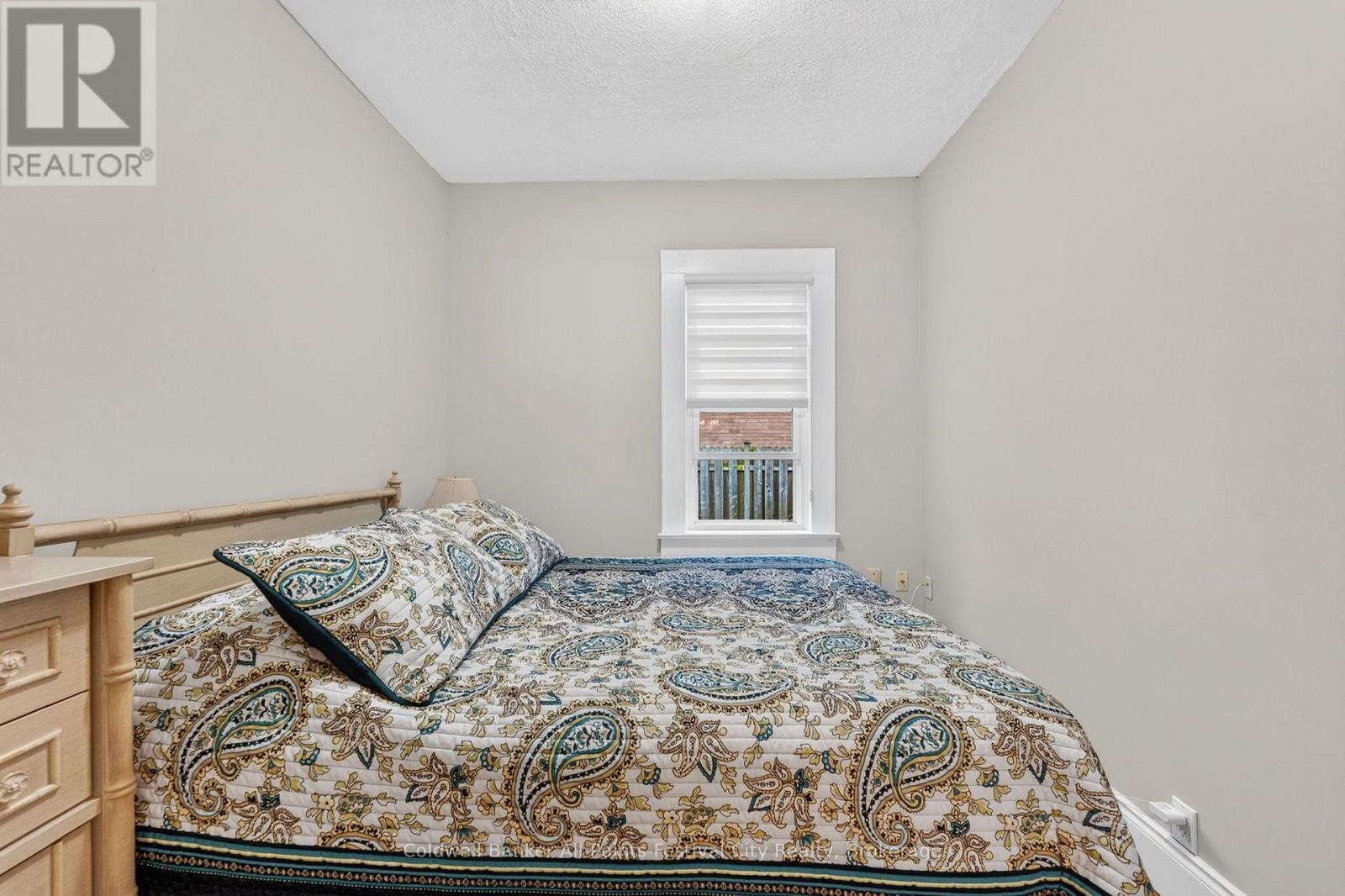 135 ESSEX STREET - 16