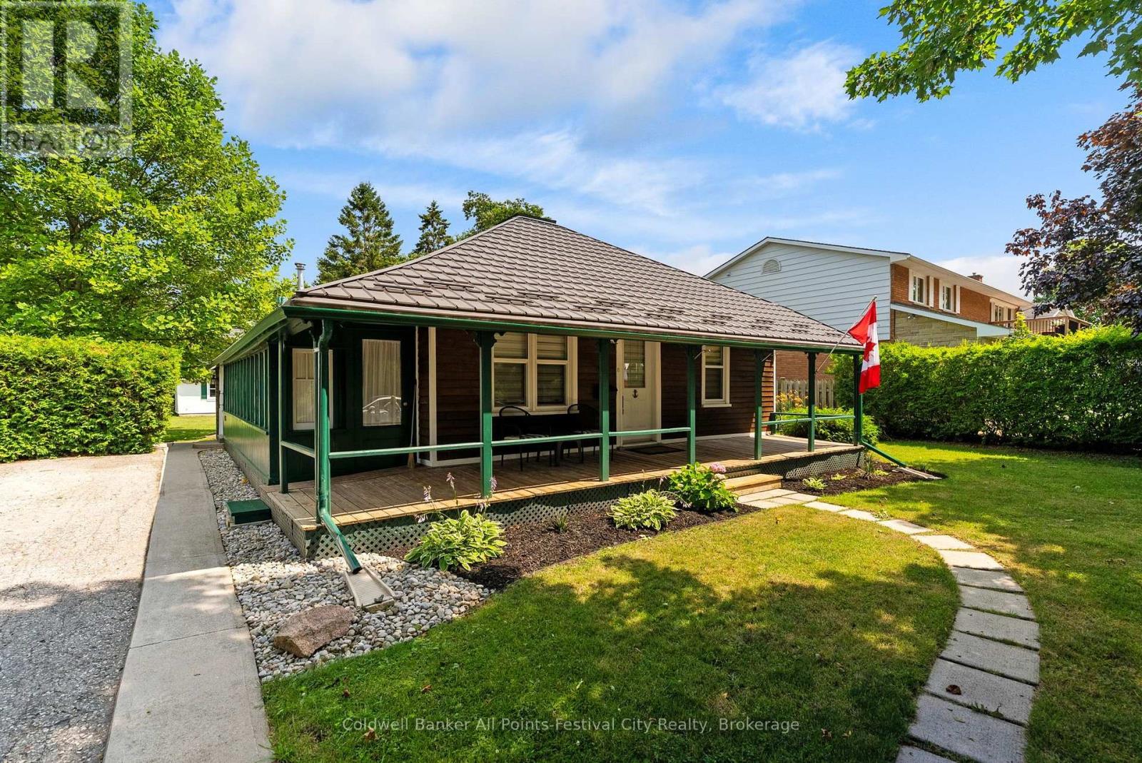 135 ESSEX STREET - 2
