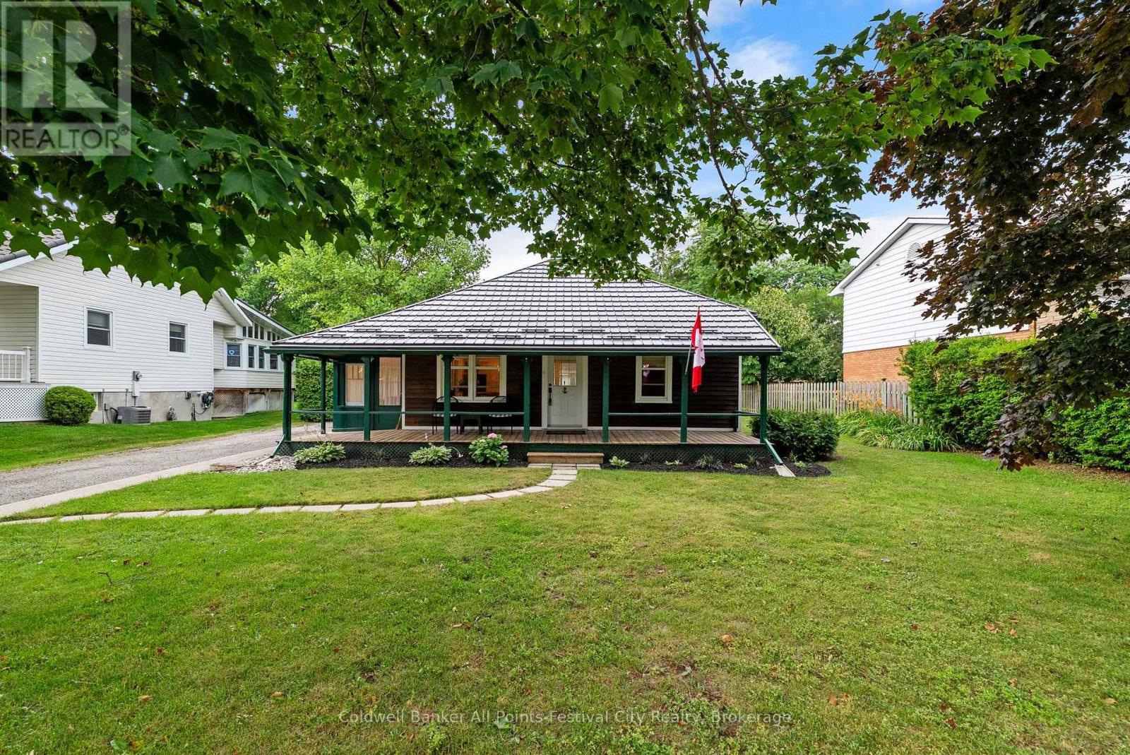 135 ESSEX STREET - 38