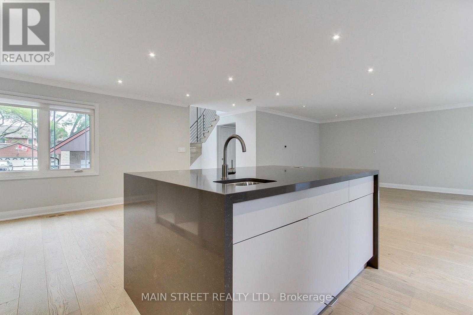 27 MURDOCK AVENUE - 10